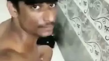 Young guy fucks his GF’s tight pussy in Tamil sex video