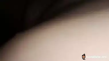 Guy sucks stepsister’s pussy and shoots an Indian sex video