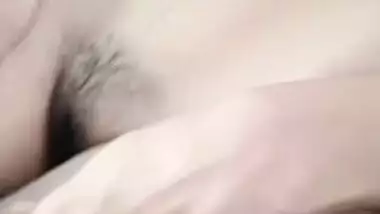 Horny girlâ€™s sexy nude show in-car video MMS