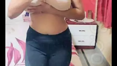 Super Demanded Girl Shionic, Paid App Contents!! Braless With Shirt Full Teasing