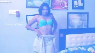 South Indian famous bitch Swathi NAidu bikini show tease