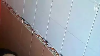 Mysore Bhabhi Bathing Secretely Captured in HQ