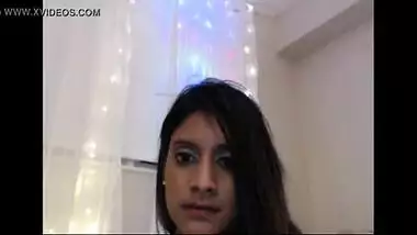 NRI teen girl exposed her asset on demand
