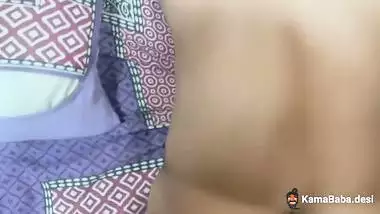 Man fucks his aunt’s pussy and shoots aunty sex MMS