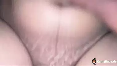 Bhabhi shaves pussy for neighbor’s dick in desi xxx MMS