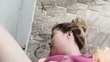 Hot Nepali sex video of a hot babe fucking with a cucumber