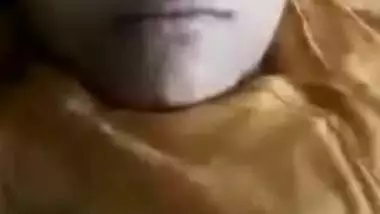 Sex Desi girl exposes her perky XXX boobs for a while and hides them back