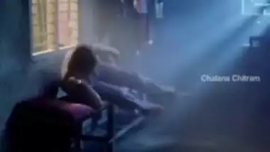 Ladke Ne Padosi Ko Chudai Karte Dekha