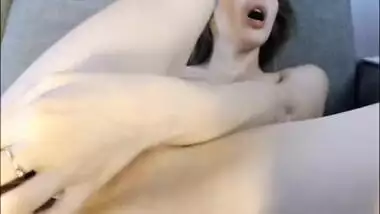 Teen masturbates like crazy