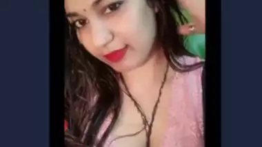 380px x 214px - Desi Girl Selfie Video Making In Bathroom 2 ihindi porn
