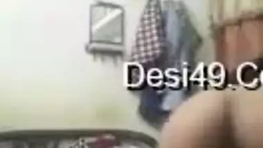 Sportsgirl from India does naughty exercises to look fit in sex video