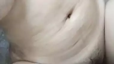 Kya Hue Jab Indian Ladki N Choot M Daal Diya Brush Riya Thakur