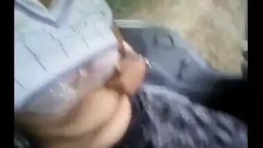Desi maid outdoor blowjob to owner for money