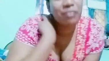 Desi aunty Tiktok video making