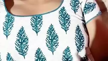 Desi sexy aunty shwo her fgr