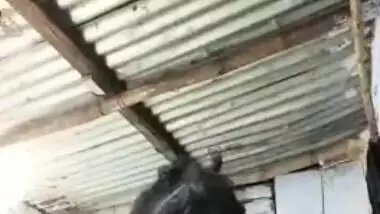 Guys pay money to make the Desi village teen's XXX video into MMS