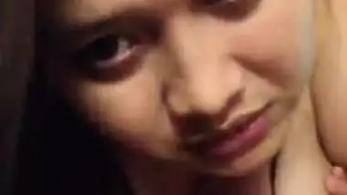 Busty Asammese wife boob sucking MMS video