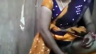 Rajasthani aunty ne kakdi se chut chodi