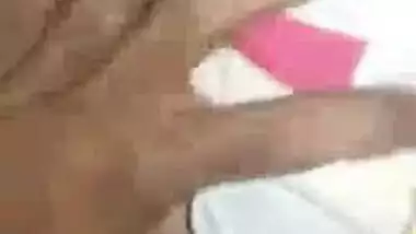 Desi Village Beauty rides boyfriend 10-pounder MMS sex movie scandal