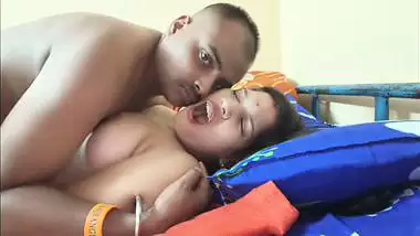 Dehati Bhabhi’s hard chudai in the bed by her Devar