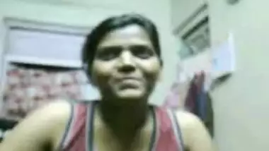 Muscular Hyderabadi Girl Riya Showing Her Tits on Cam