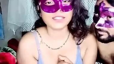Red batwoman Couples Romance in Live