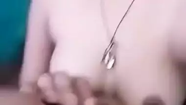 Cute Desi Girl Record Her Nude Selfie